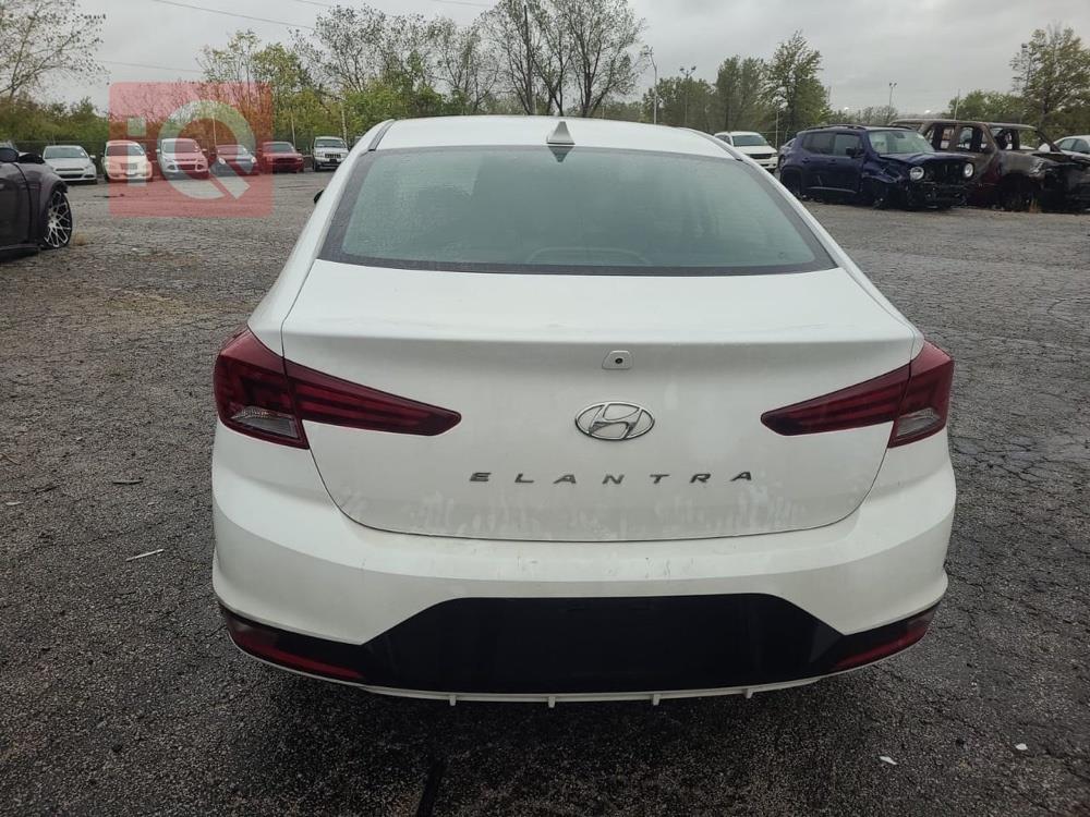 هیۆندای ئەلەنترا